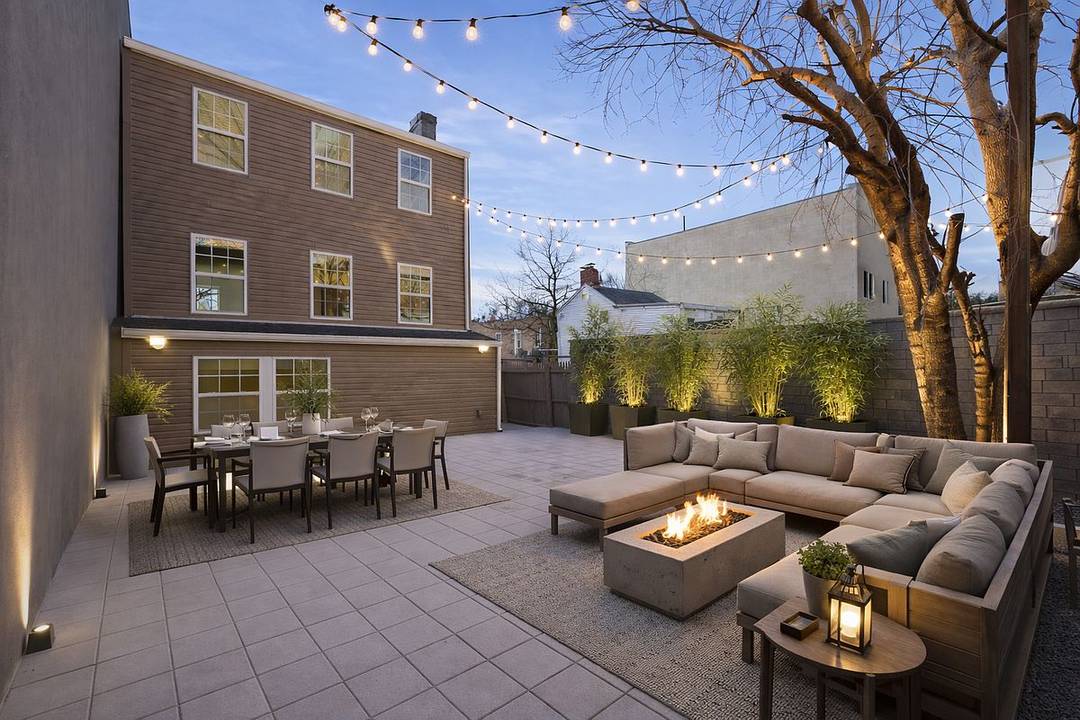 This fully detached Single Family House has 4 bedroom, 3 bathroom and blends sunlight, architectural character, complete privacy, and private outdoor space across 1, 903 sqft of interior living space.