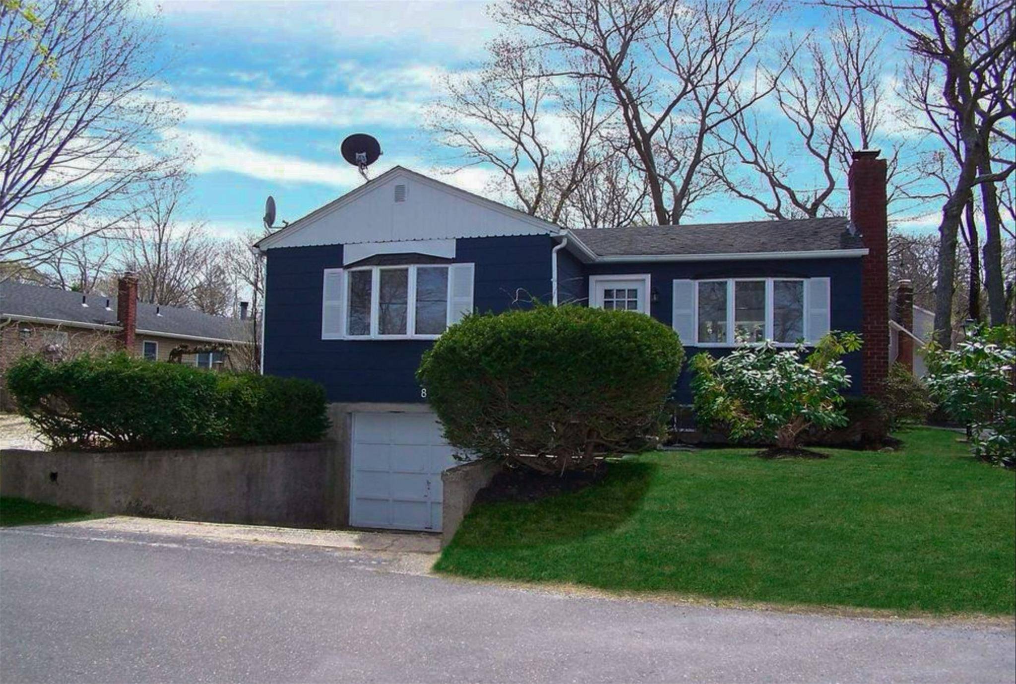 Welcome to your new cozy home nestled in the heart of Rocky Point !