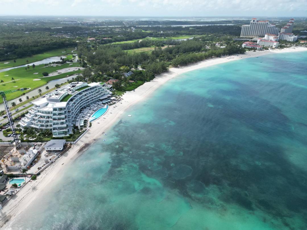 106 GOLDWYNN RESORT Condo New-Providence