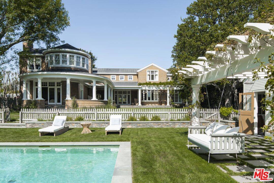 6763 Zumirez Dr 7BR Malibu La