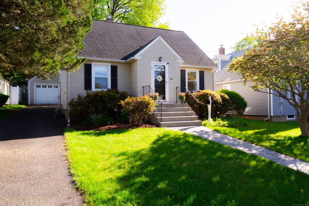 Charming home for sale in the desirable Paradise Green neighborhood, just a short walk to scenic Longbrook Park and a short drive to the beach.