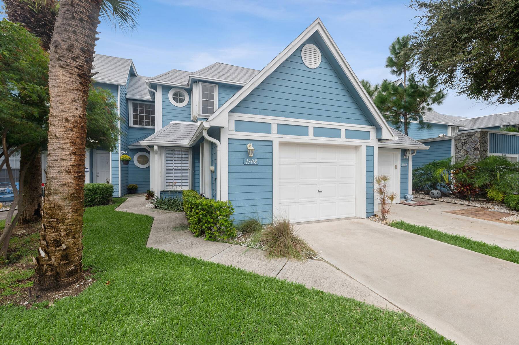 Discover the epitome of Jupiter beachside living in this stunningly renovated three bedroom, two and a half bath townhouse, ideally positioned within the highly sought after Ocean Dunes community.