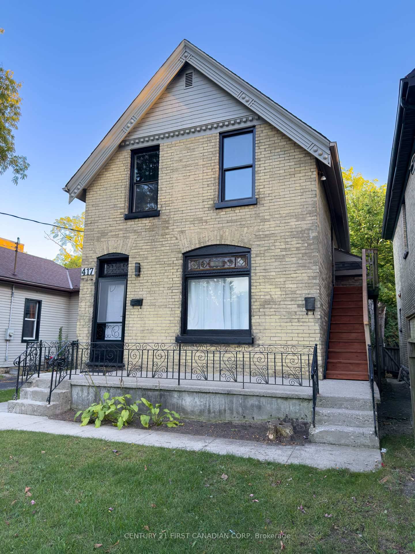 This fully renovated VACANT triplex in London, ON, is a prime investment opportunity, offering modern finishes, excellent rental income potential, and a strong cap rate of over 8.