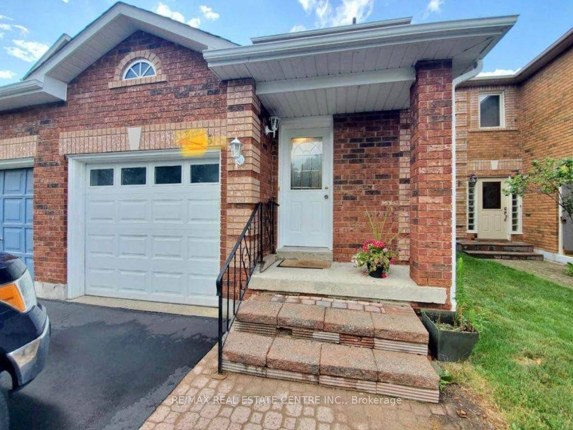 Absolutely Gorgeous House In The Most Sought After Neighborhood Of Mississauga !