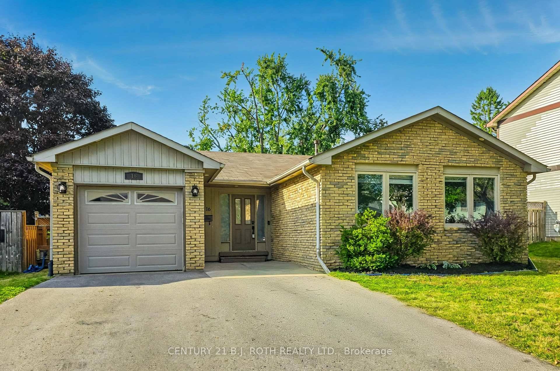 Central location close to shopping, dining and schools !