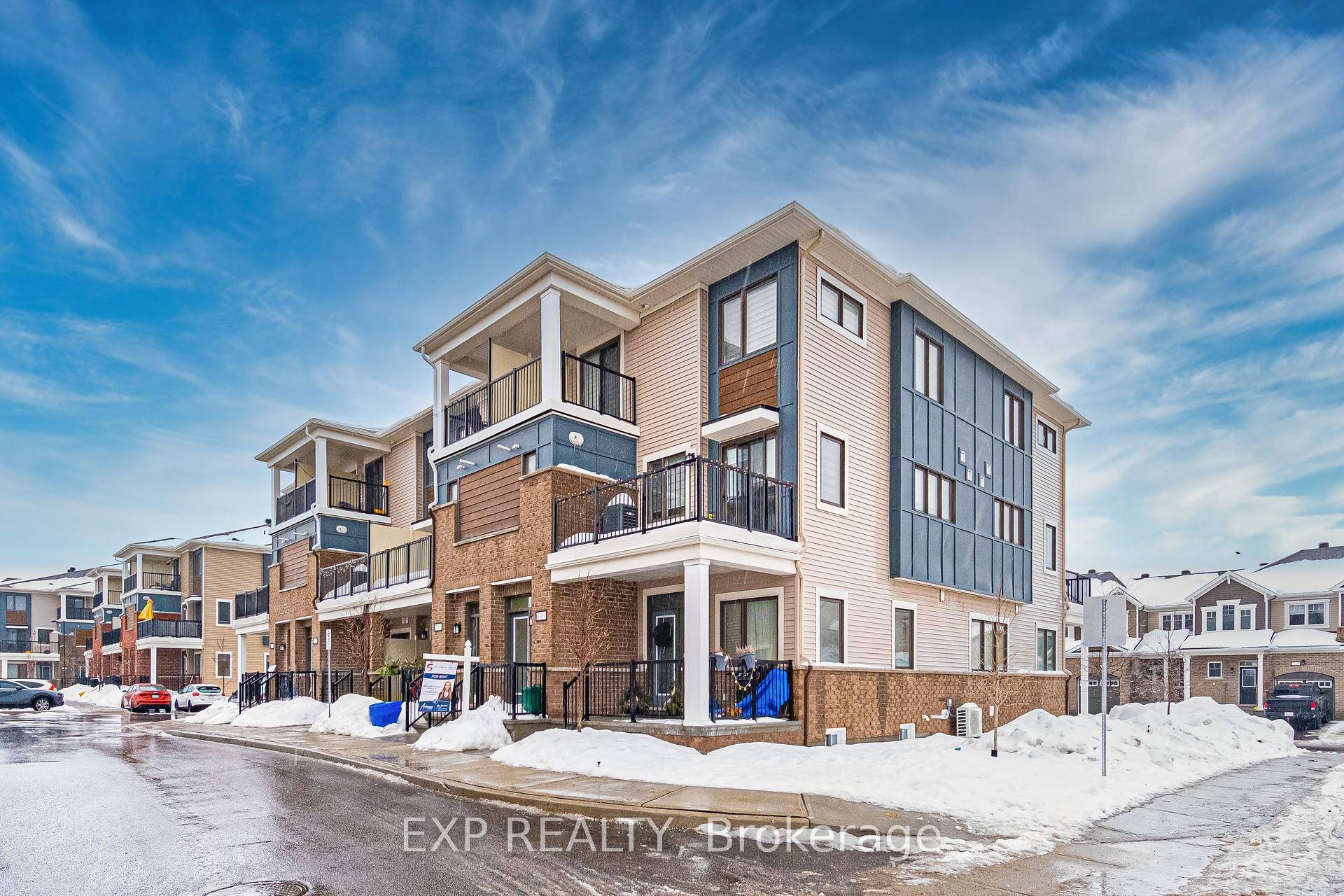 GORGEOUS 3 BED, 2 BATH UPPER END UNIT IN HALF MOON BAY BUILT IN 2020 !