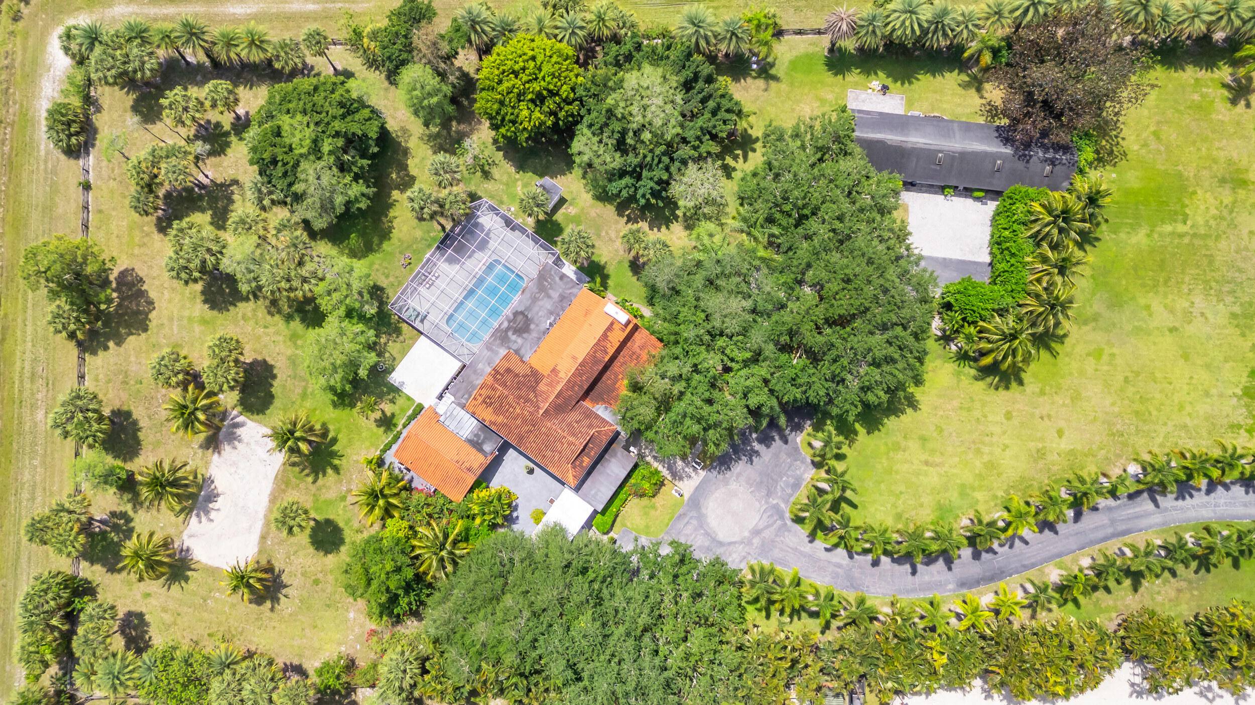 An exclusive opportunity to own 3 separate lots with two homes totaling 15 acres, each Lot is 5 acres in the luxurious equestrian community of Fox Trail located in Loxahatchee, ...