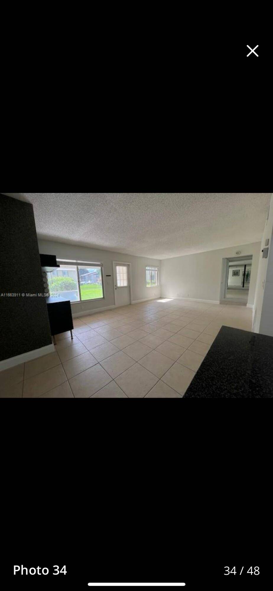 Beautiful and renovated 1st floor unit in Pine Ridge.