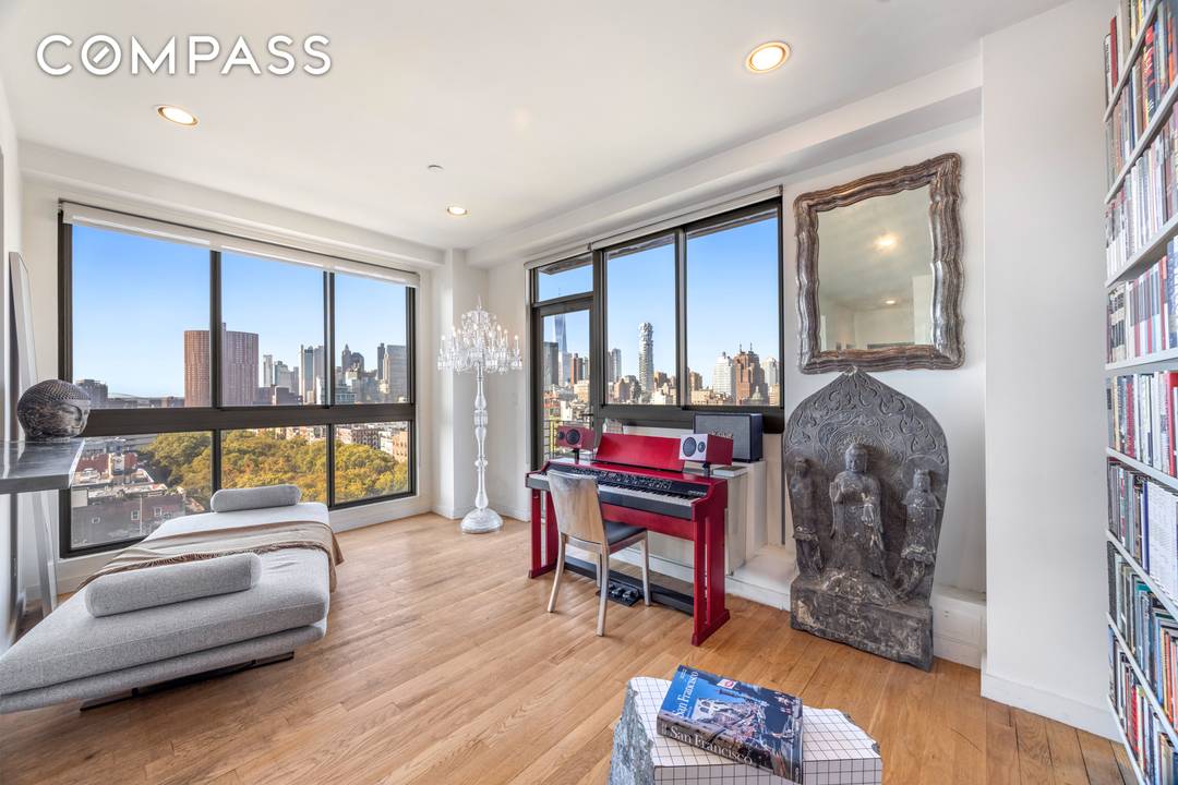 Perched high above the city, this sun drenched 1 bedroom condominium offers breathtaking South and West exposures with panoramic views of the Freedom Tower, Brooklyn Bridge, Verrazzano Bridge, and beyond.