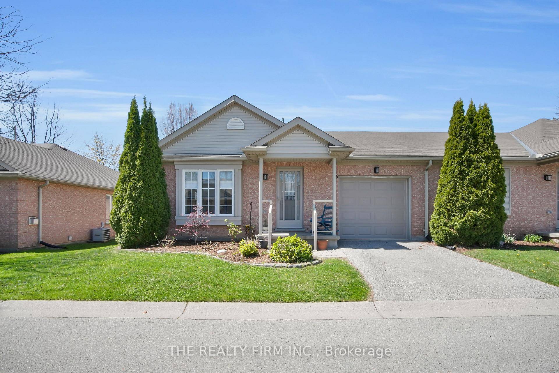 Welcome to this stunning end unit condo located in the desirable Northwest area of London.