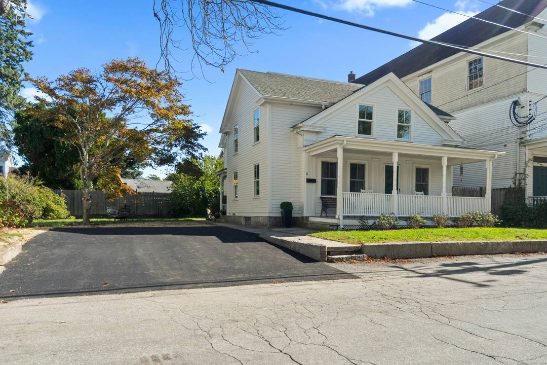 Beautifully remodeled 3 BR, 1.