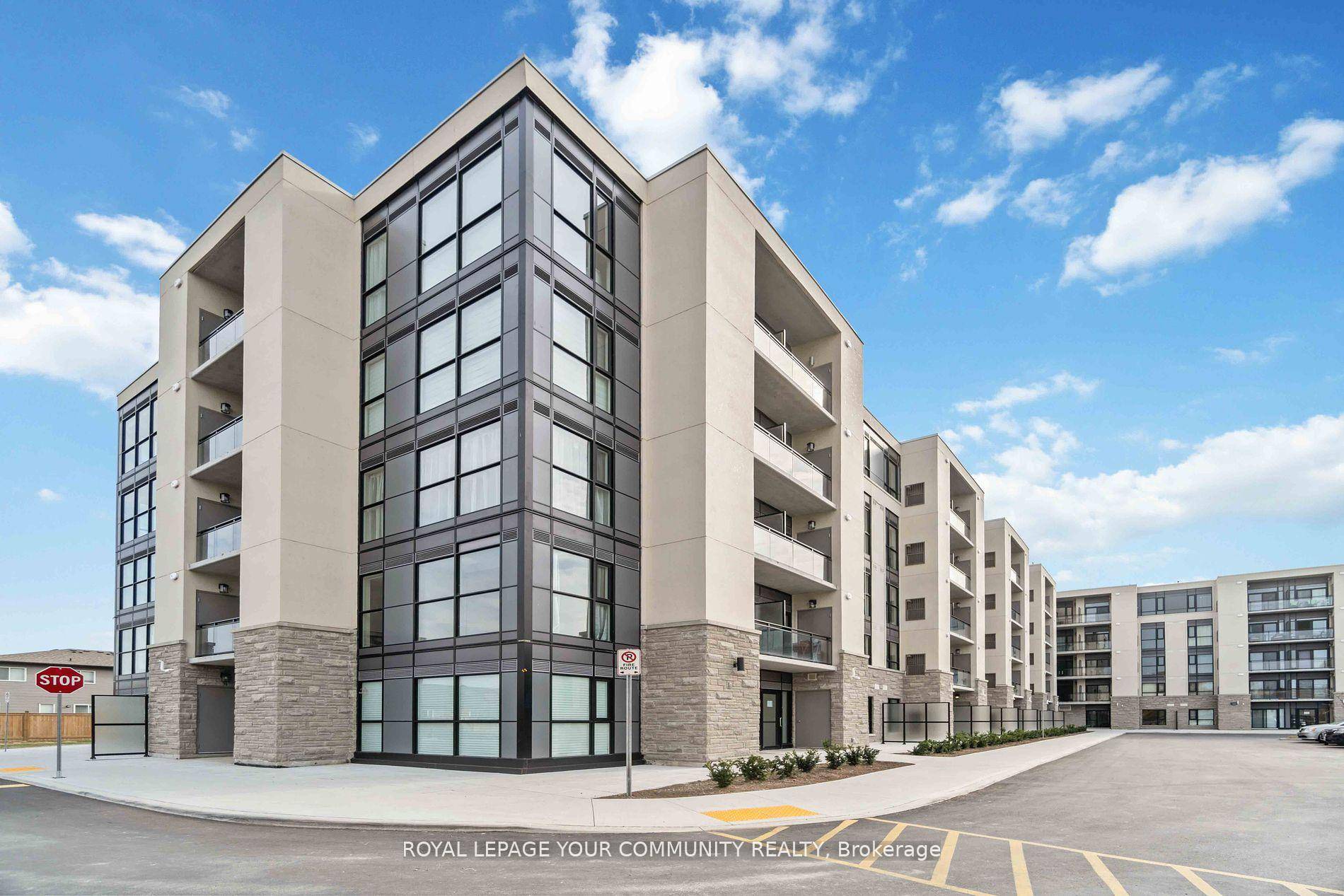 Welcome to this Beautiful Upper Penthouse !