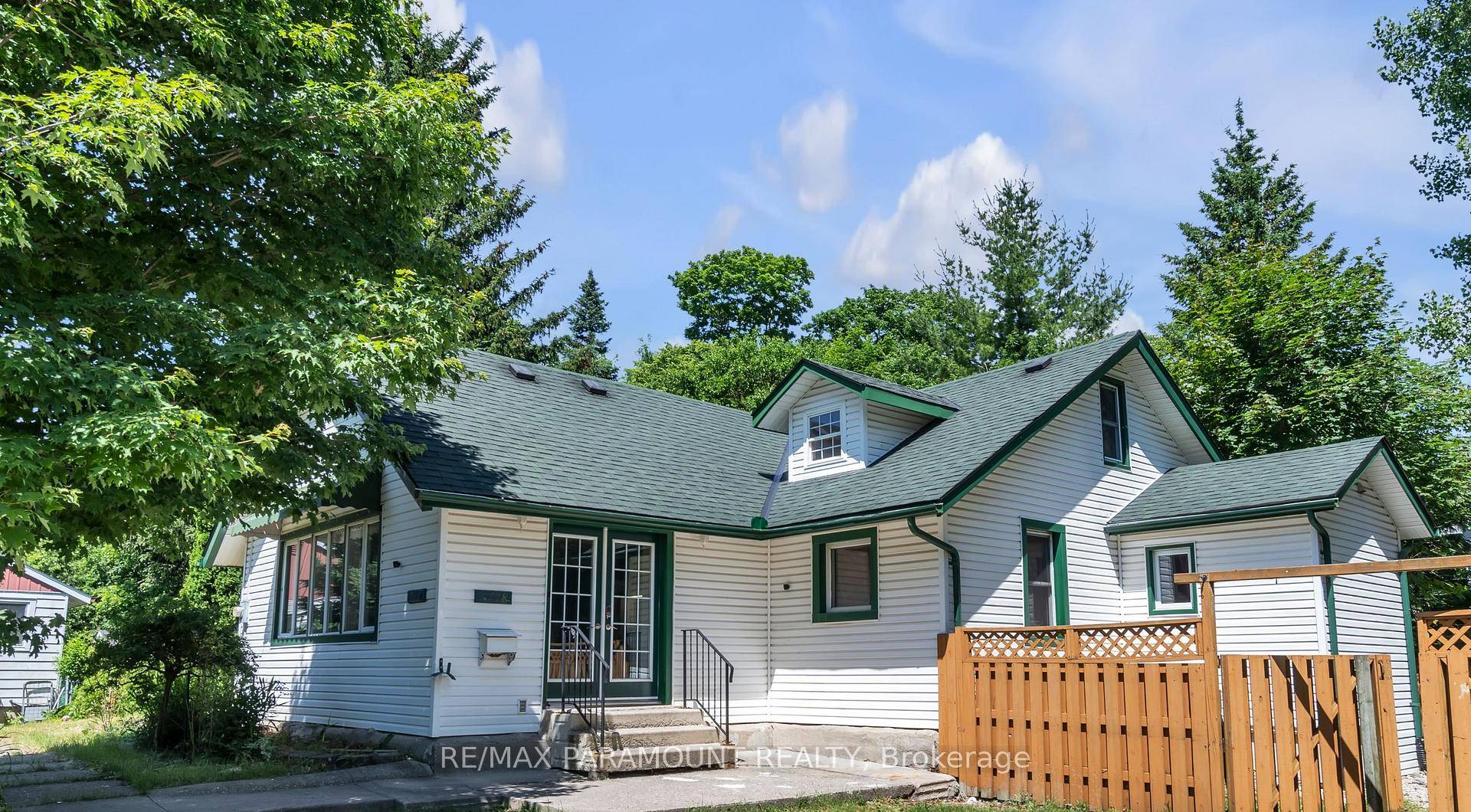 A Must See, You Will Be Surprised After Seeing The Size And The Potential Of This Huge 5 Bedrooms House.
