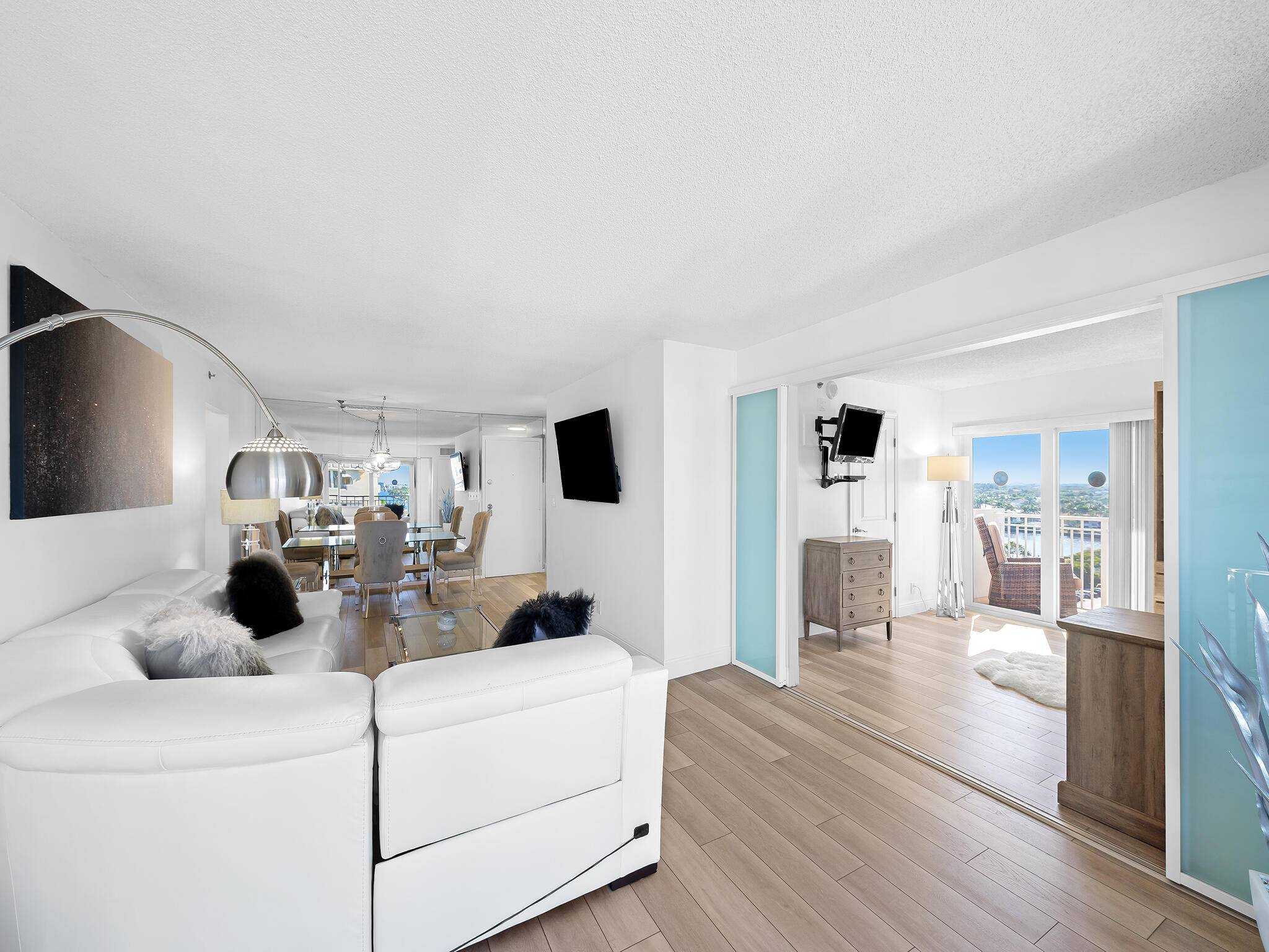 Well equipped 2 bedroom rental.