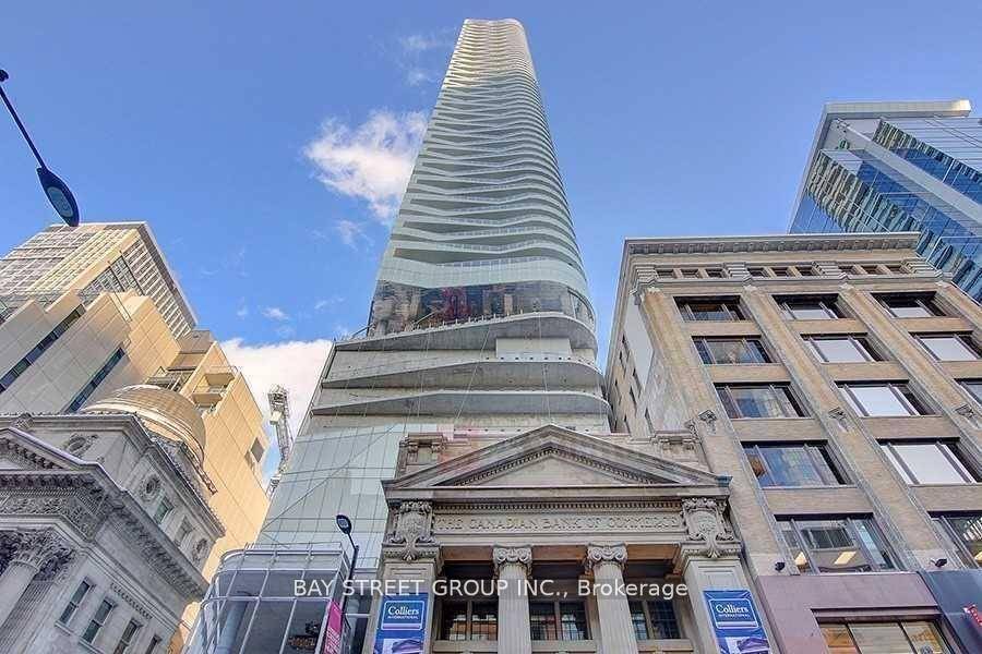 Bachelor Unit In The Award Winning Massey Tower On Yonge St.
