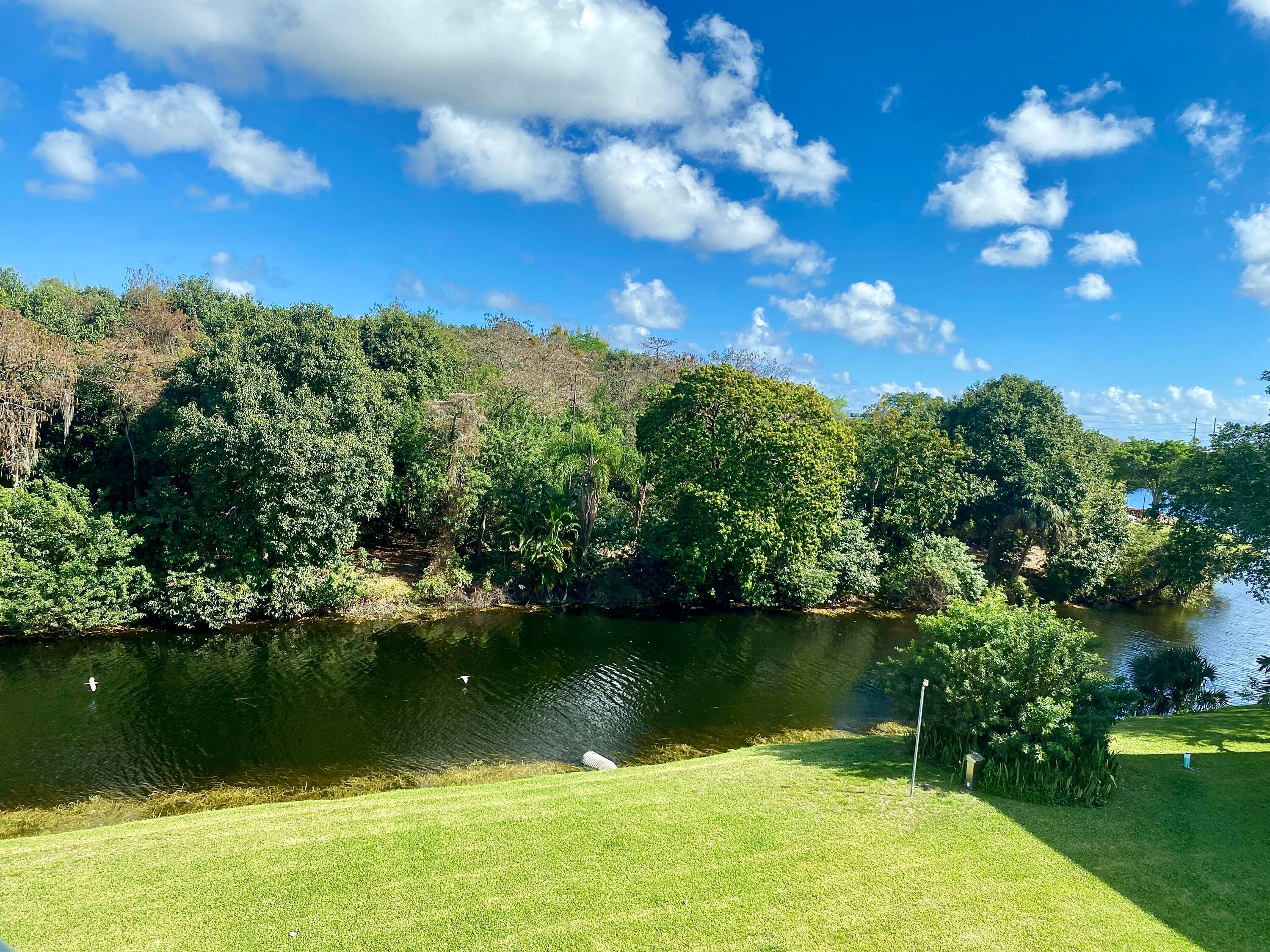 Outstanding Corner Lake View, turnkey, lovely furniture 2 BR 1.