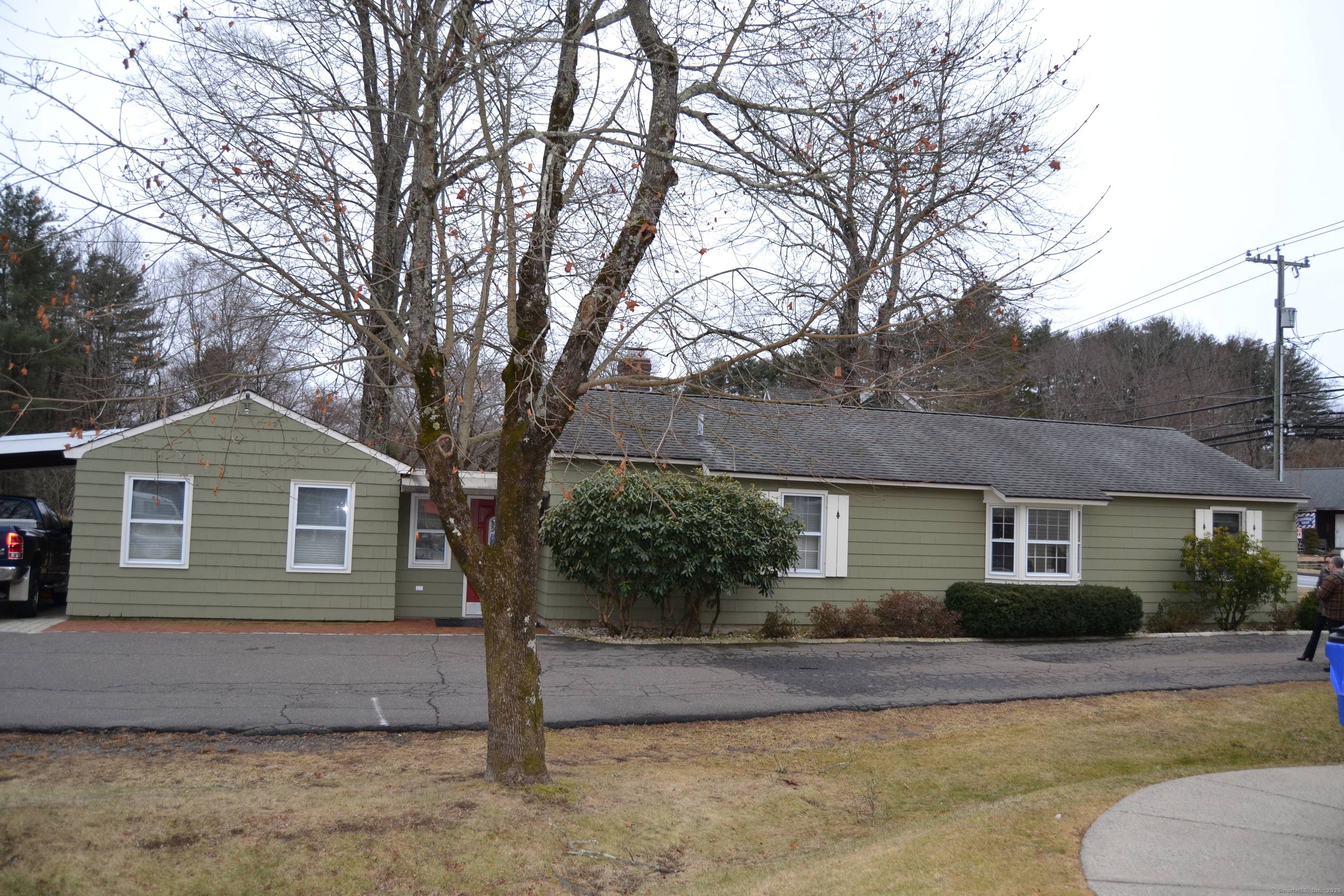 Commercial opportunity in Simsbury !