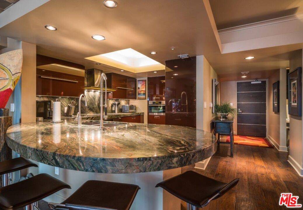 13700 Marina Pointe Dr 3BR Marina Del Rey La