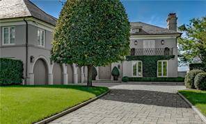 Bermuda Point gracefully sits on the southern shore of Westport, CT boasting over 170 feet of direct Long Island Sound frontage.