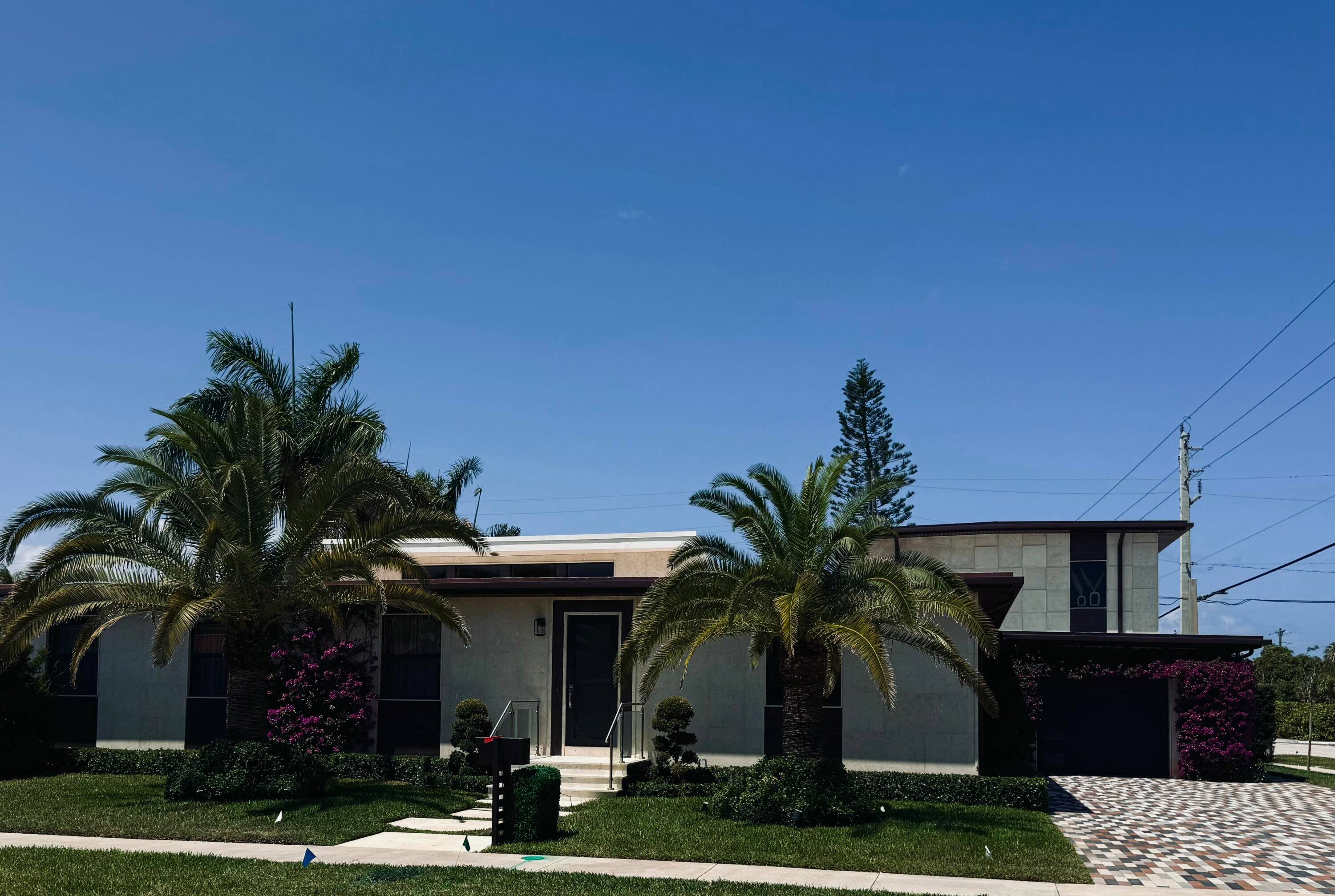 Timeless West Palm Beach oasis in the coveted SoSo District !