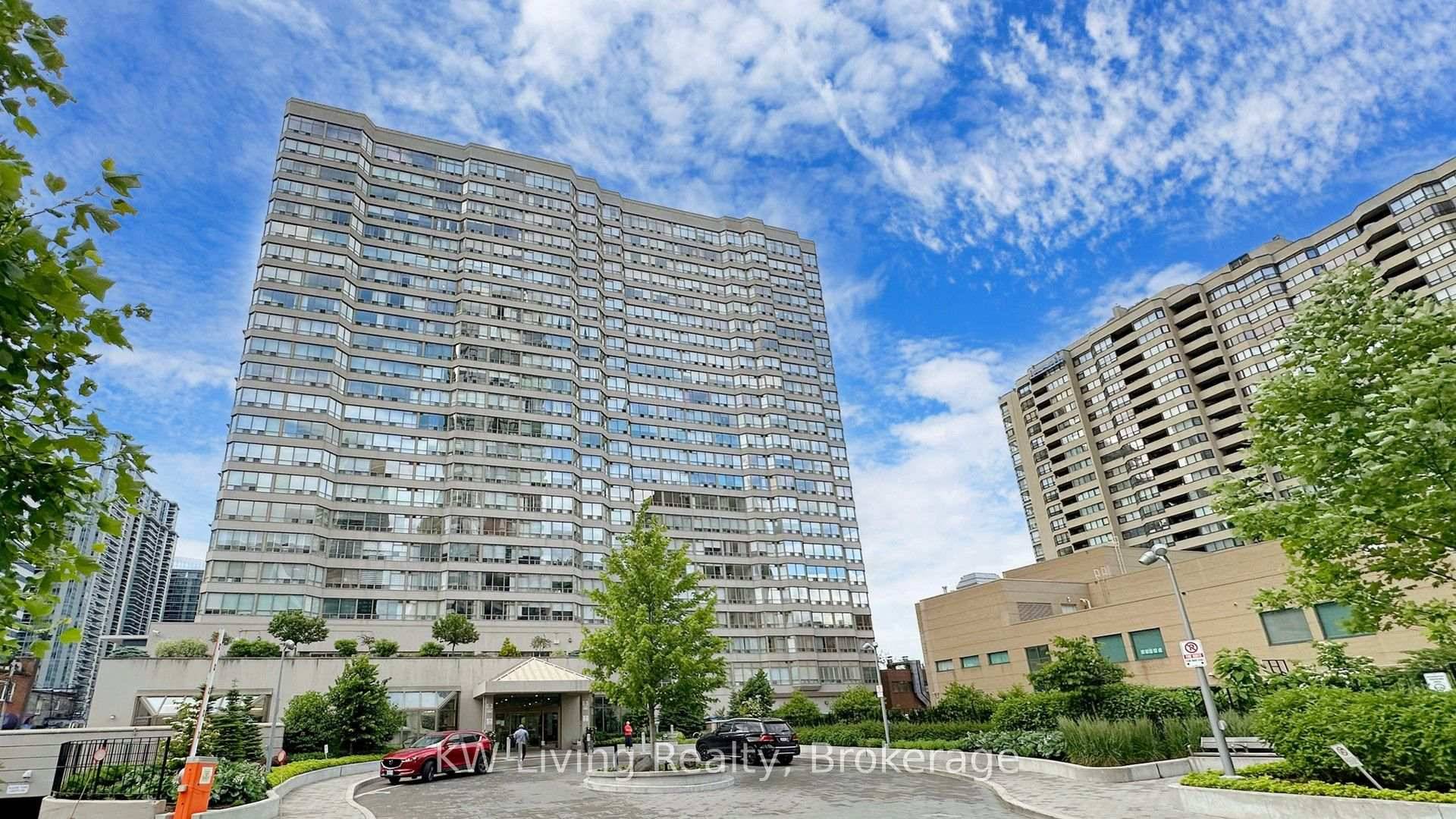 Welcome to this spacious 1, 560 sq.