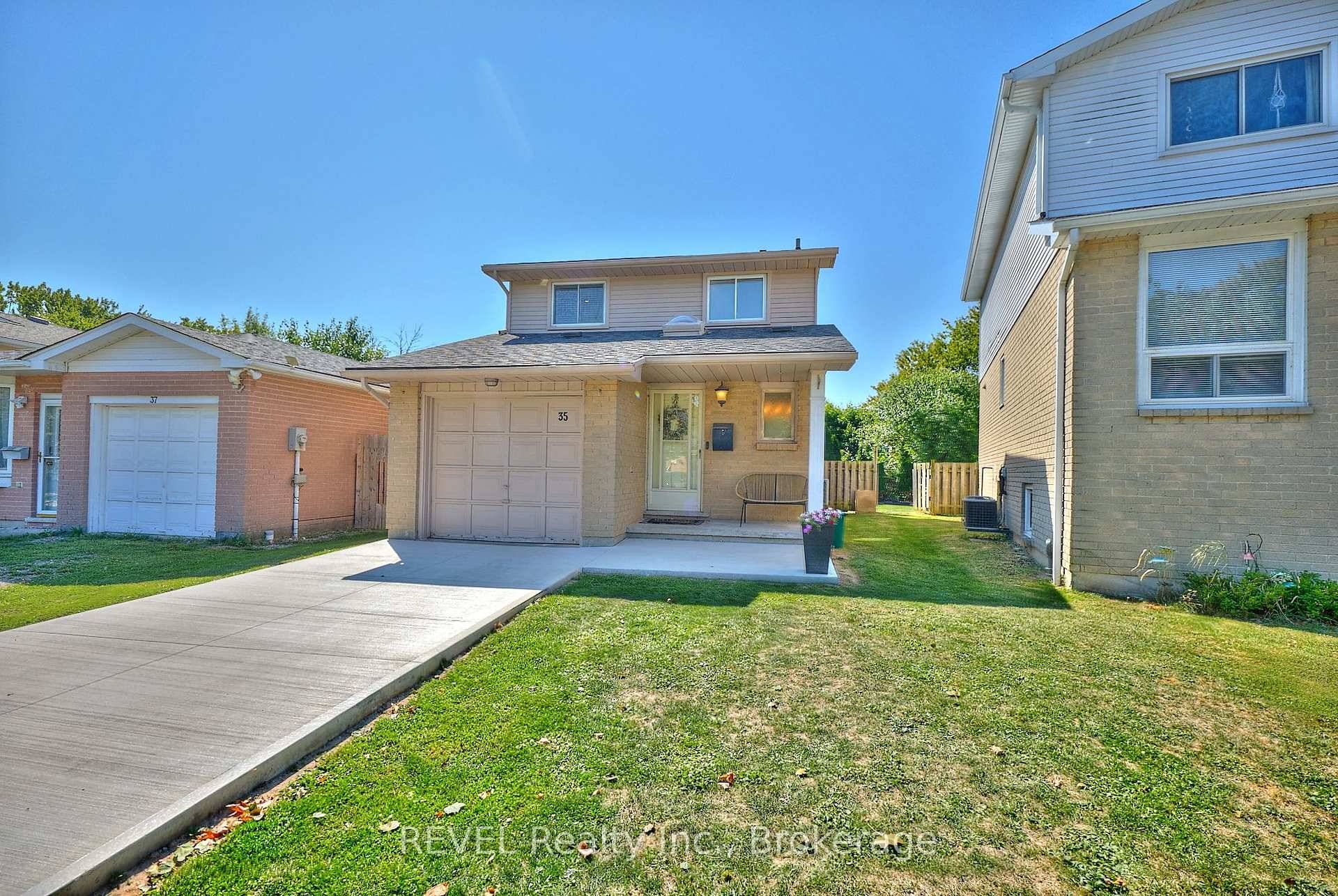 Welcome to 35 Romy Crescent the home you've been waiting for !