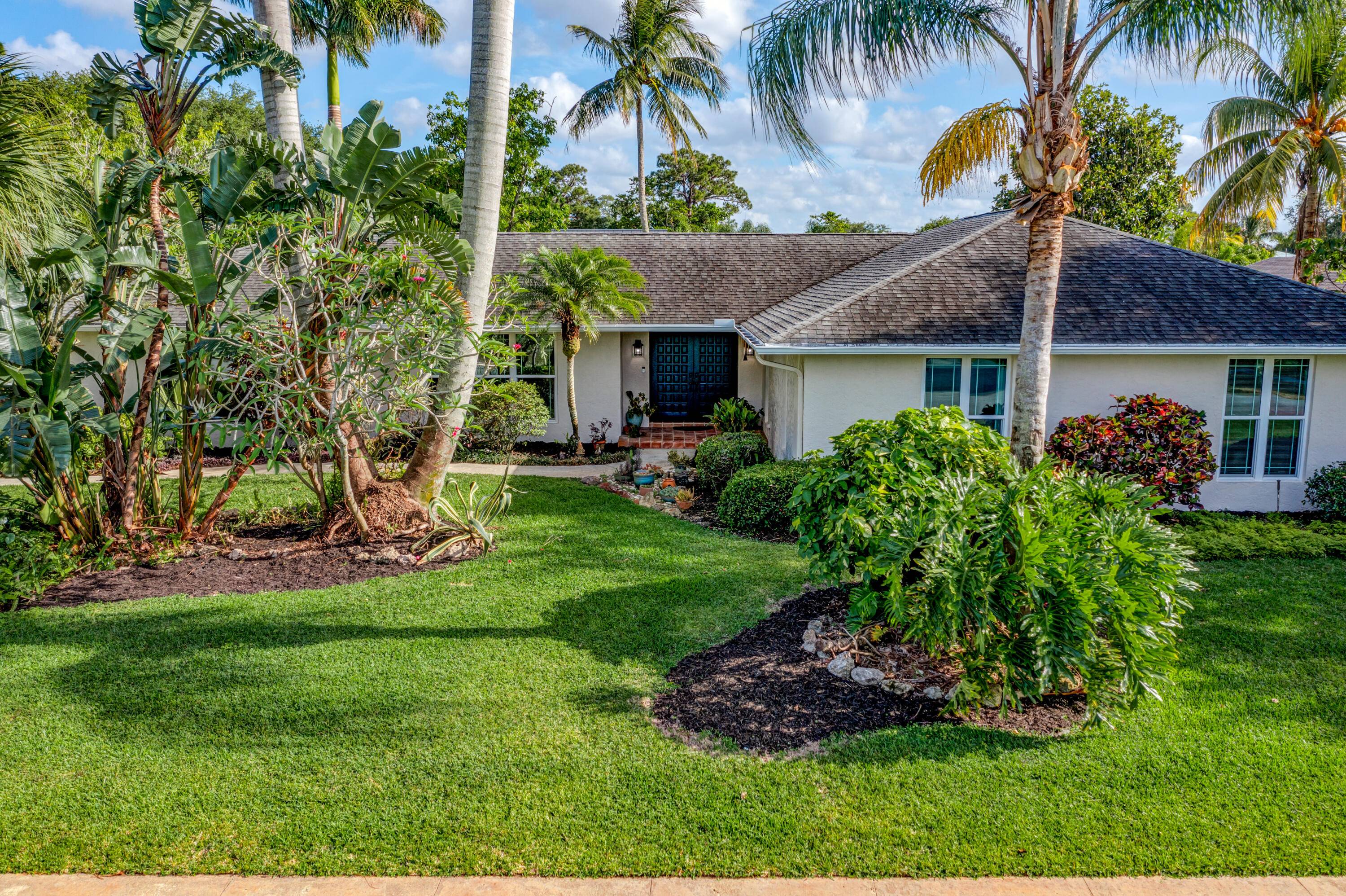 Welcome to 4786 Richmond Mews, a charming 3 bedroom, 2 bath residence in the quiet conveniently located neighborhood of Briarwood North.