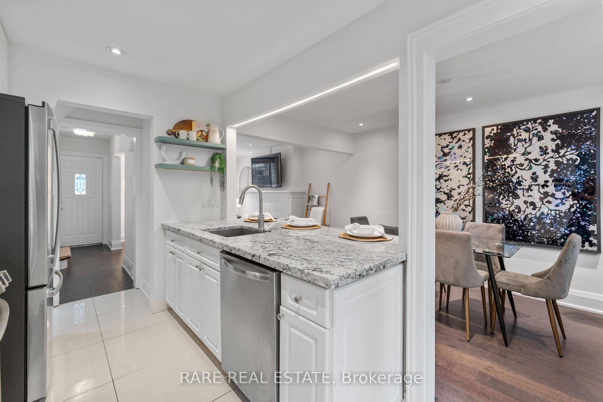 Nestled in the prime and sought after location of Lawrence Park North and the John Wanless Public School district, this beautifully renovated 3 1 bedroom, 2 bathroom home blends character ...