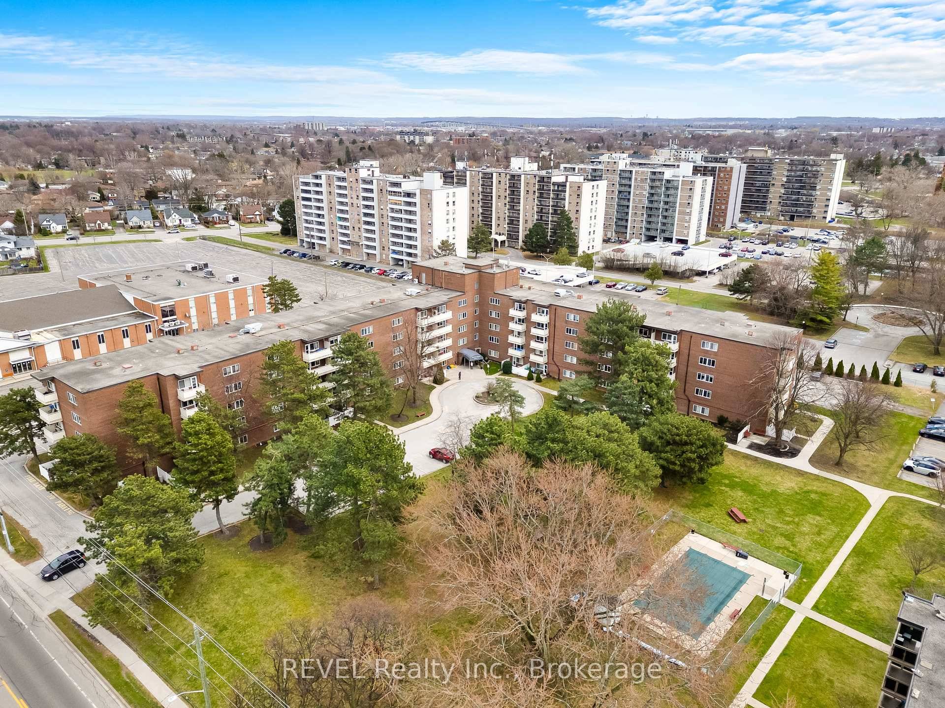Welcome to this bright 800 sq ft condo, offering a functional layout for comfortable living.