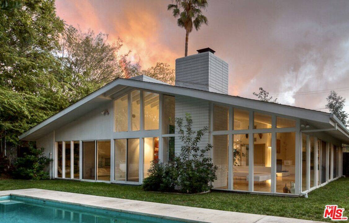 8515   Allenwood Rd 4.0 Hollywood Hills East LA