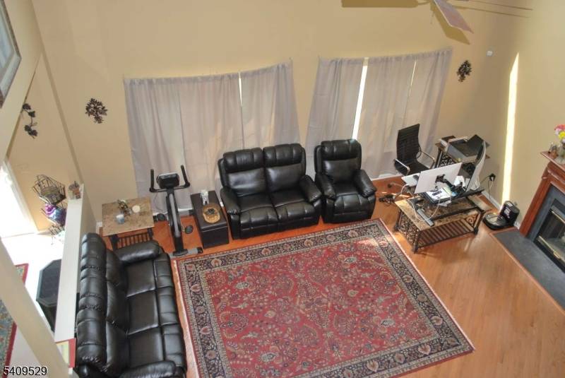 One of a kind 4 bedroom Possible 5th if you convert the Study, 9 ft ceiling with 18 ft in living room, full finished basement with central air and heat, ...