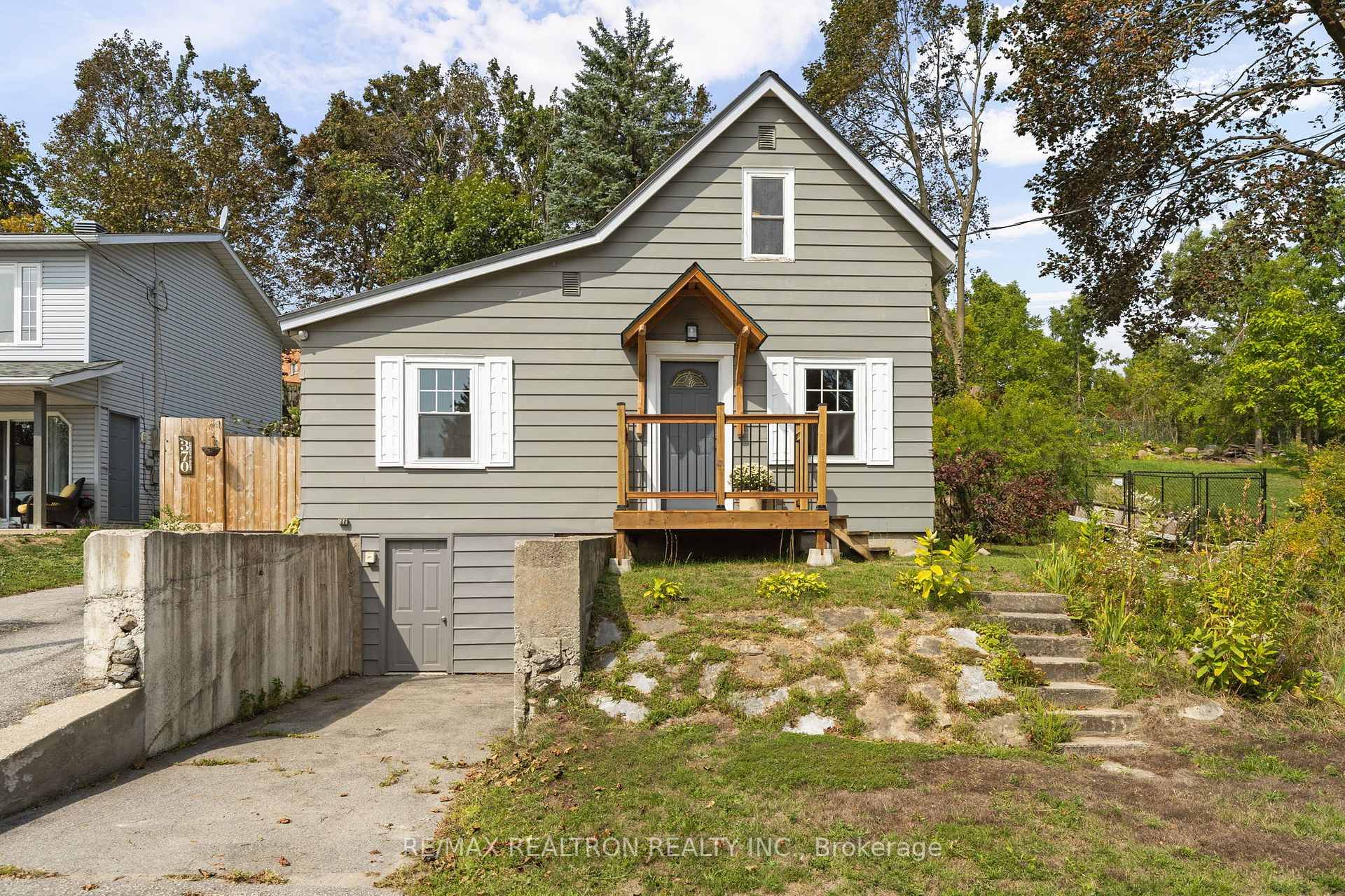 Move In Ready with Stylish Updates, Cozy Spaces amp ; a Deep Backyard !