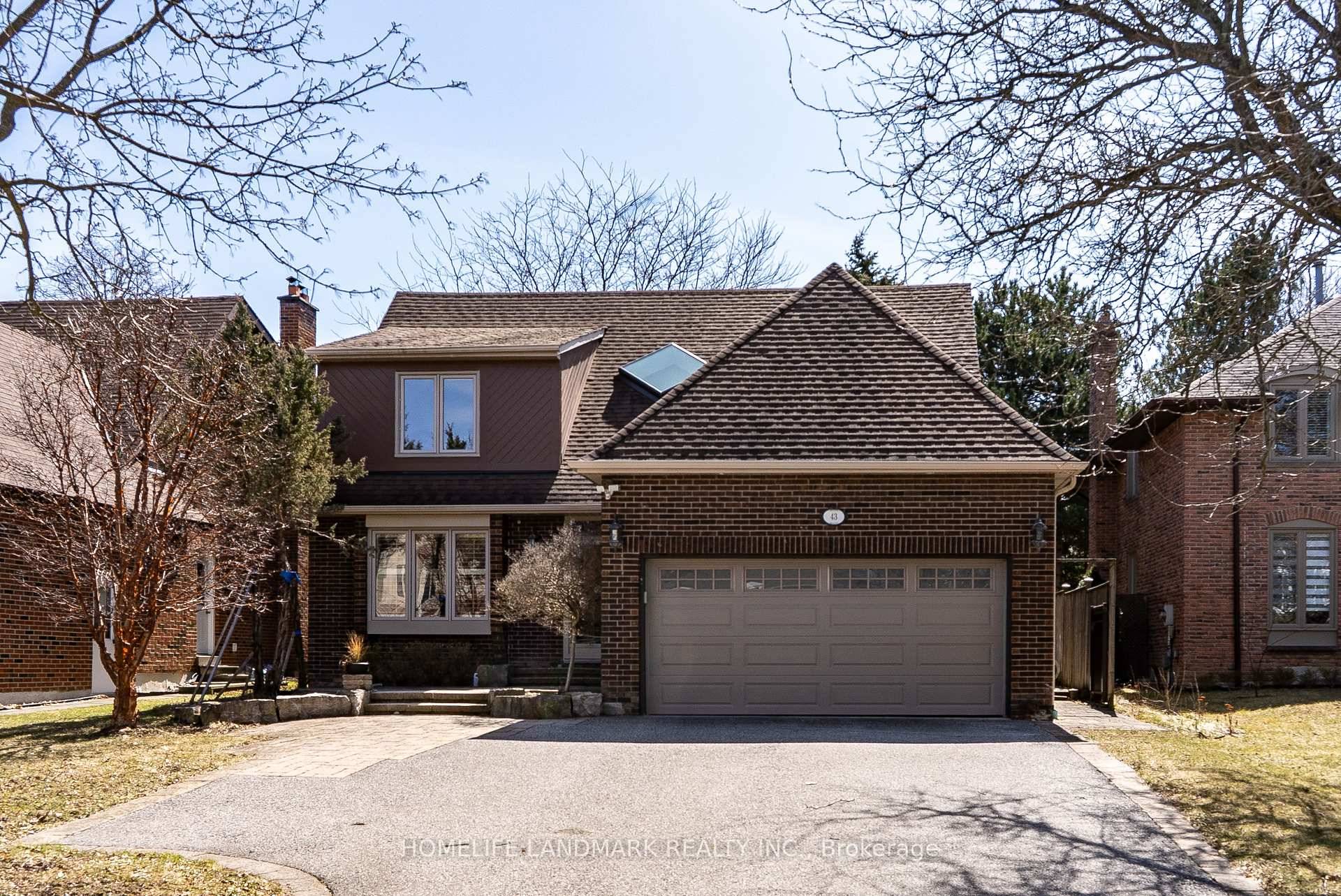 Nestled on a premium lot in the prestigious Unionville neighborhood, this exquisite residence exudes elegance, warmth, and luxury.