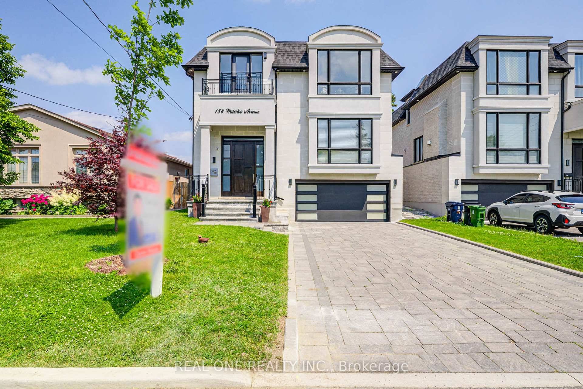 Truly Spectacular Custom Built Luxurious Home On Premium Land 44.
