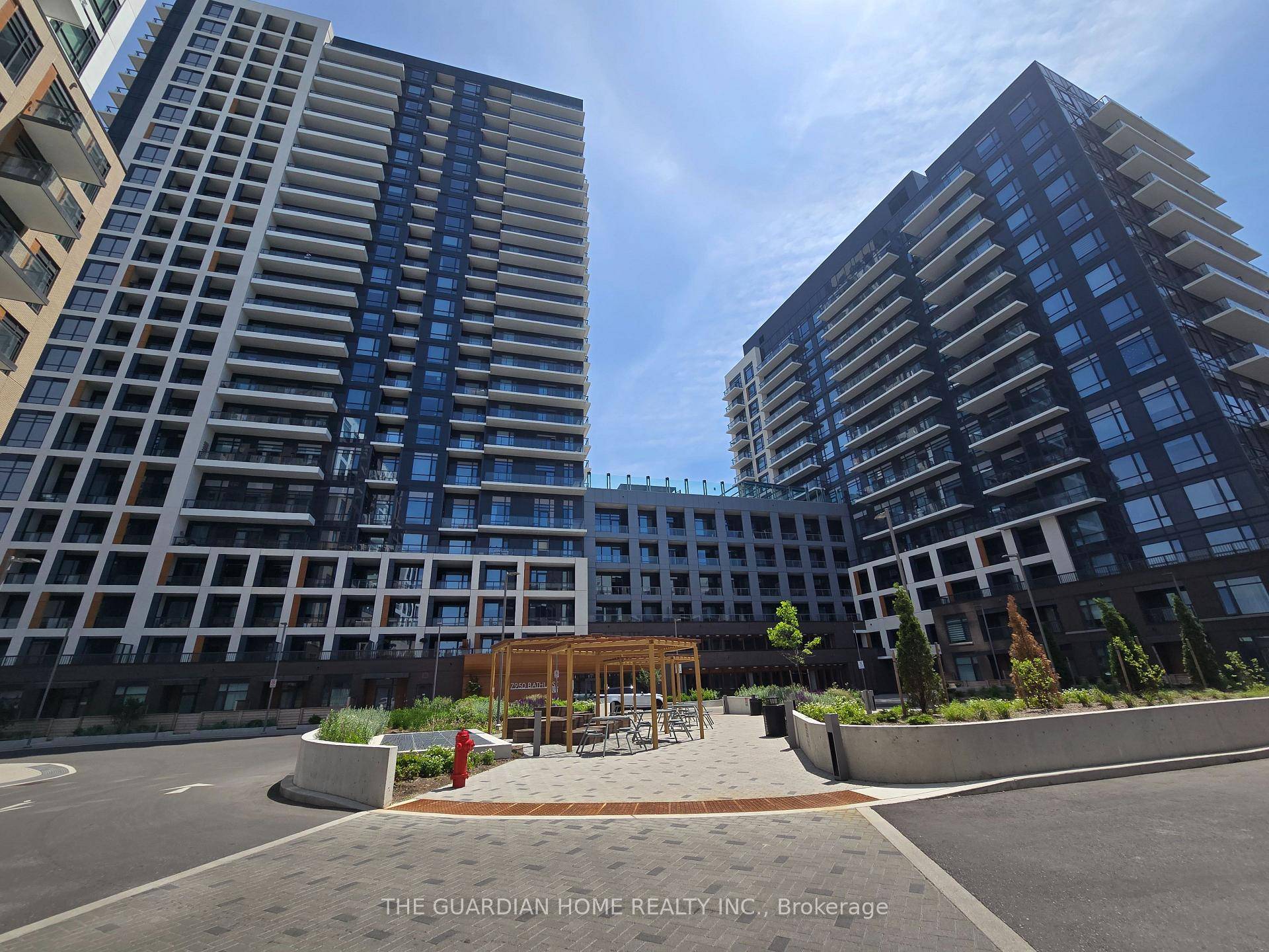 Modern, Pet Lovers Paradise, Pet Friendly Condo with Rare 269 Sq.
