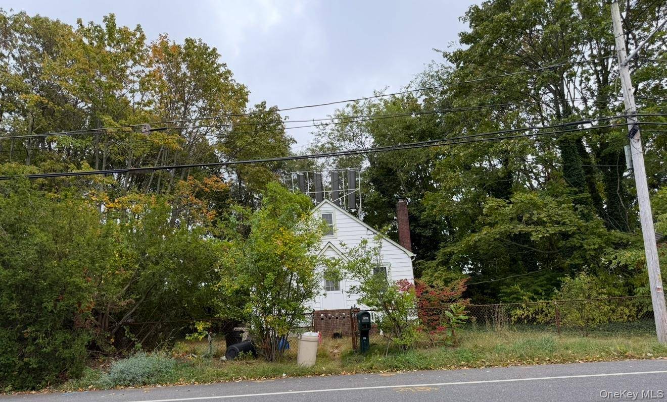 Rare Opportunity to Purchase 10, 000 Square Ft Lot that is Zoned Both E Business and C Residence see photo attachments as per Town of Babylon.