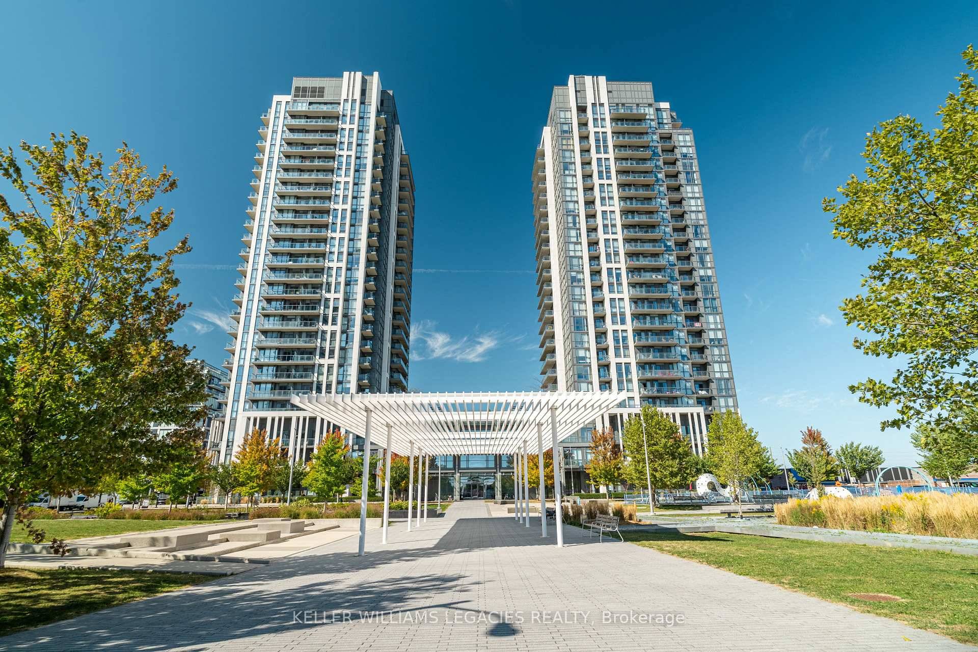Welcome to this modern 1 bedroom, 1 bathroom condo, built in 2018 and ideally located in the heart of Etobicoke !
