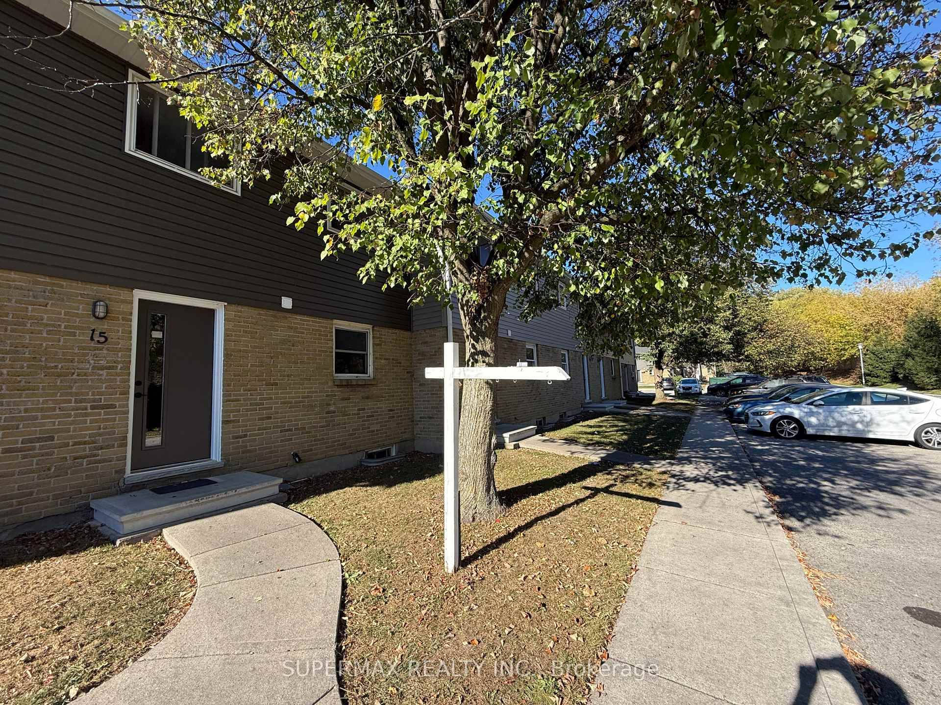 Welcome to this beautifully maintained 2 storey townhouse located within walking distance to Fanshawe College and Forest City Public School.