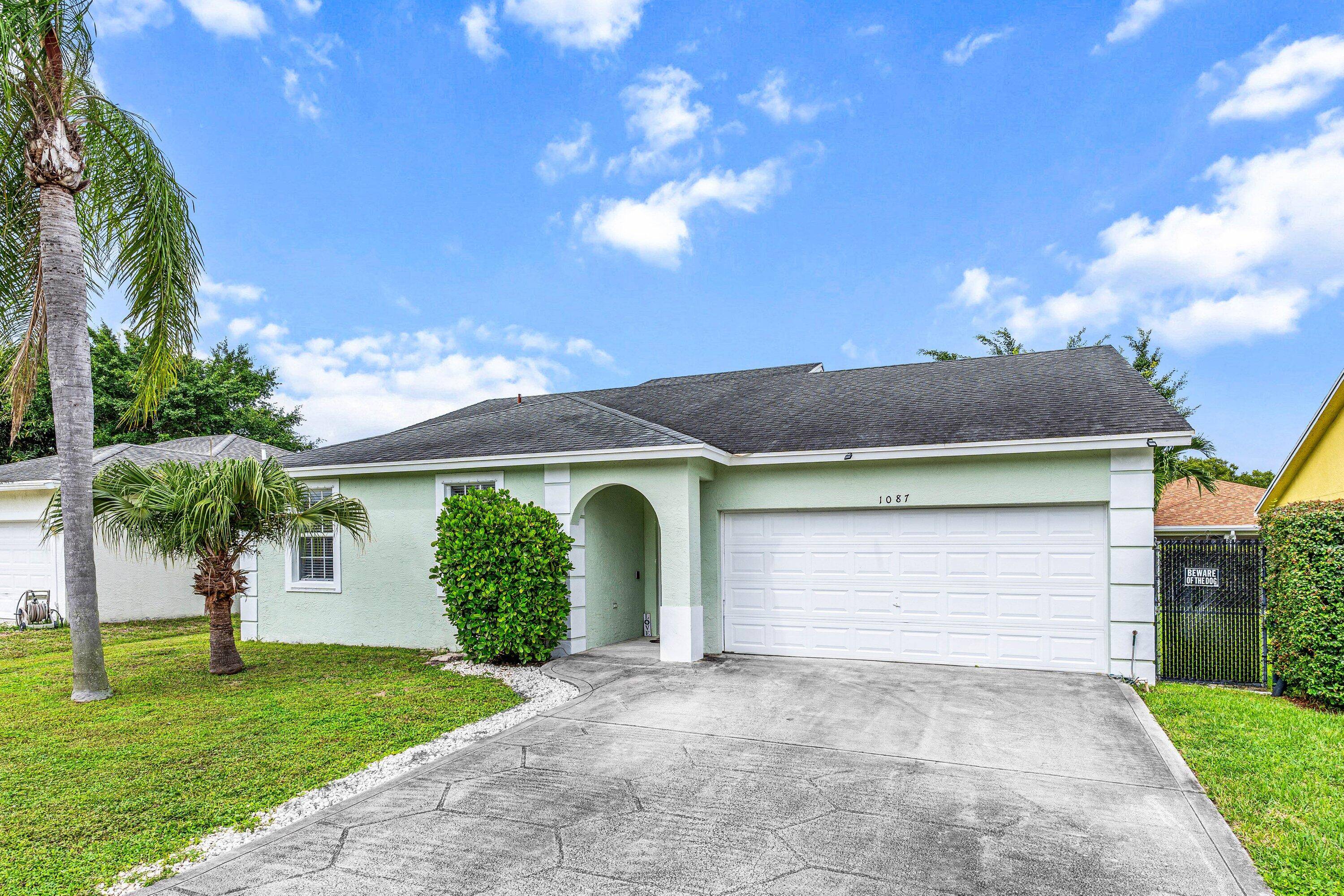 THIS STUNNING 3 BEDROOMS, 2 BATHS AND 2 CAR GARAGE HOME AN INVITING OPEN FLOOR PLAN WITH ELEGANT TILED FLOORING THROUGHOUT.