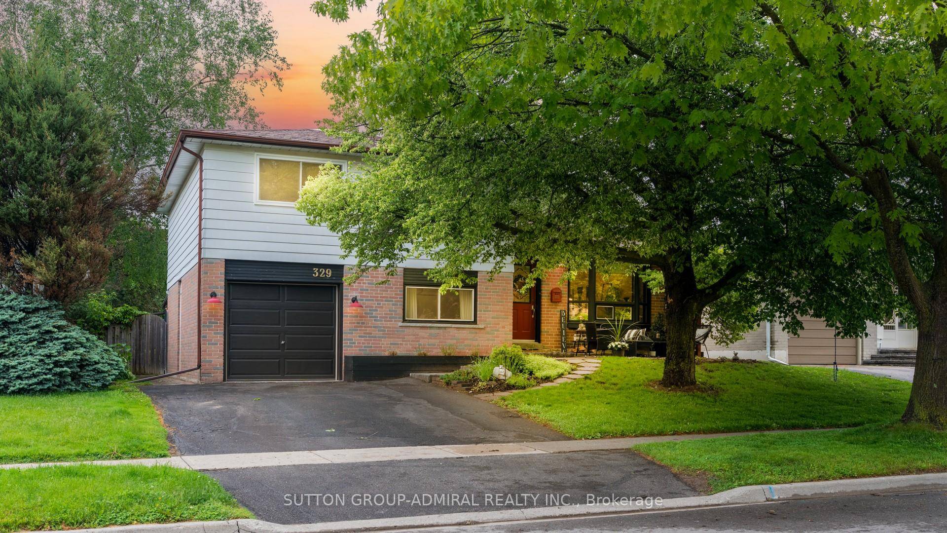 Welcome Home To A Residence That's Bursting With Character, Charm, Warmth amp ; Beauty !