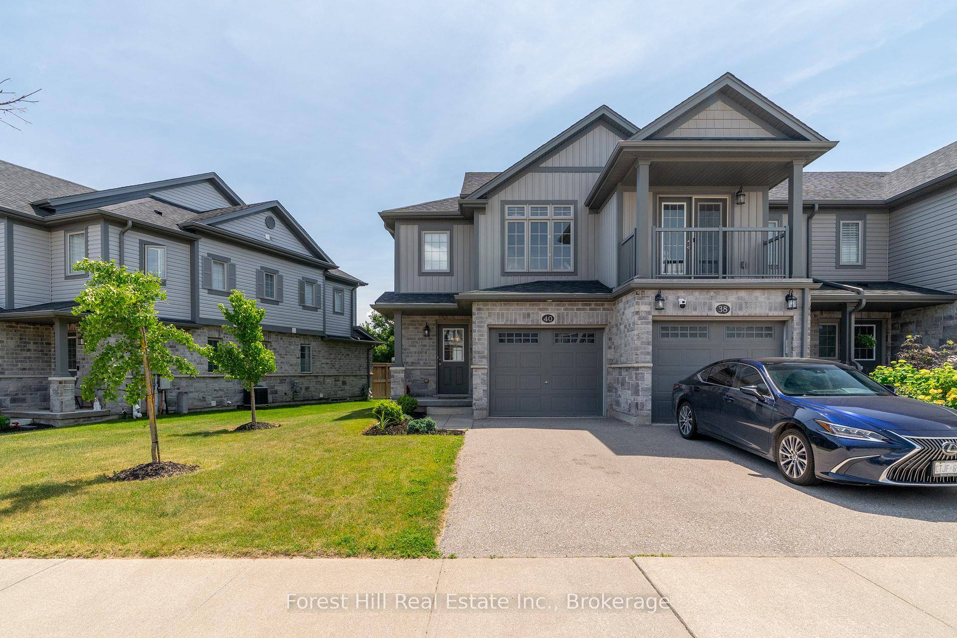 FREEHOLD TOWNHOME ! Stunning end unit townhome in the highly sought after Doon South neighbourhood of Kitchener, just minutes from Hwy 401 and steps to scenic trails, parks, and top ...