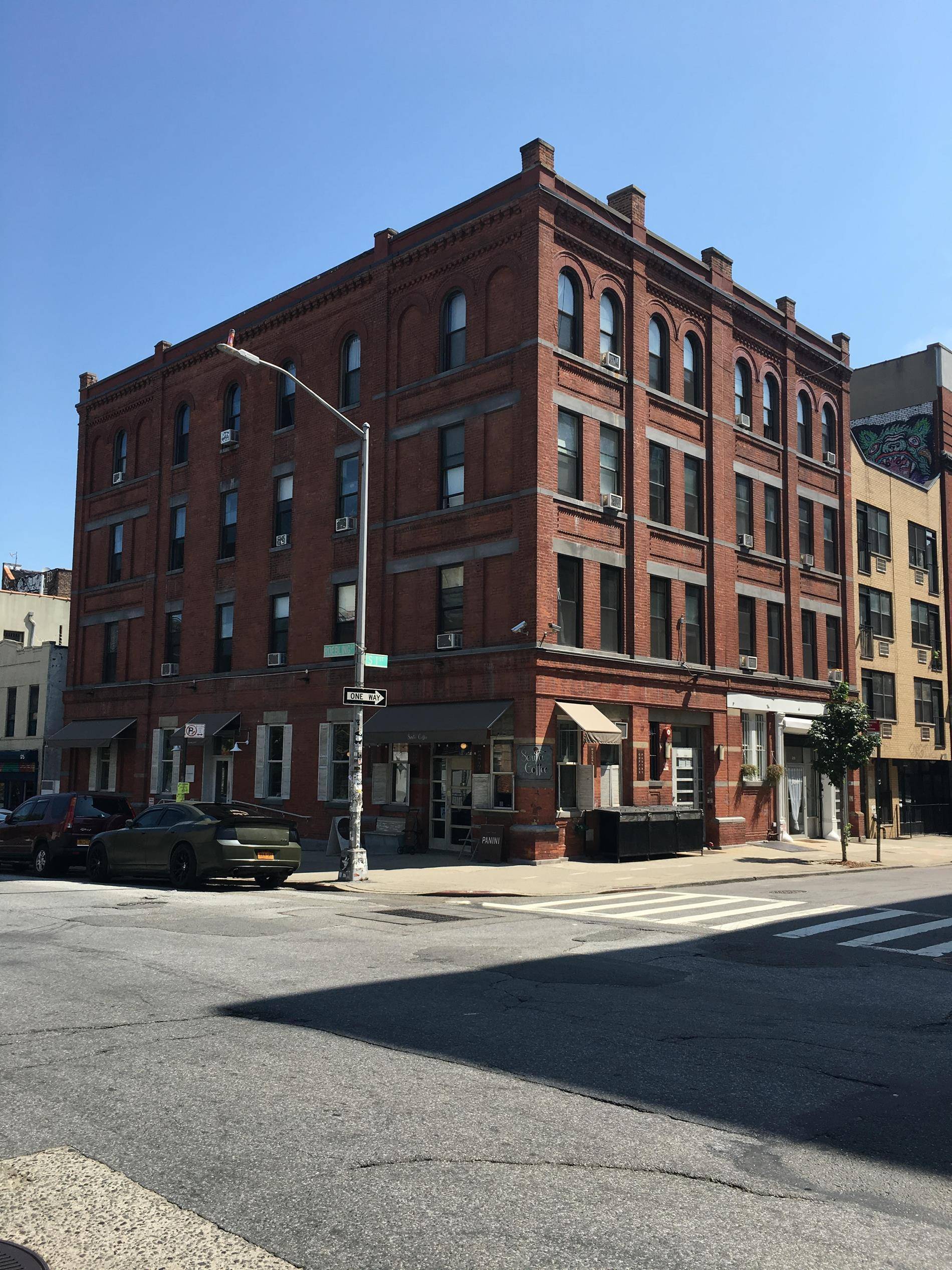 Corner mix use building in prime Williamsburg.