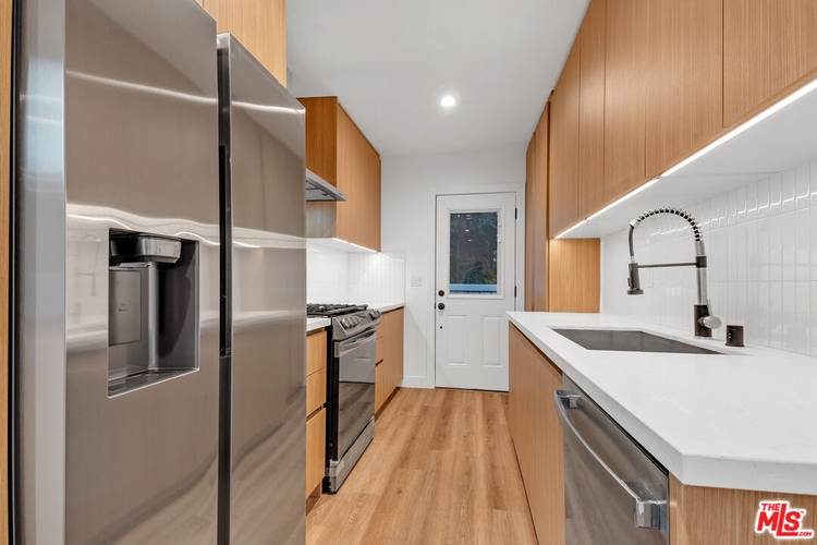 950   Havenhurst Dr 3BR Hollywood Hills East La