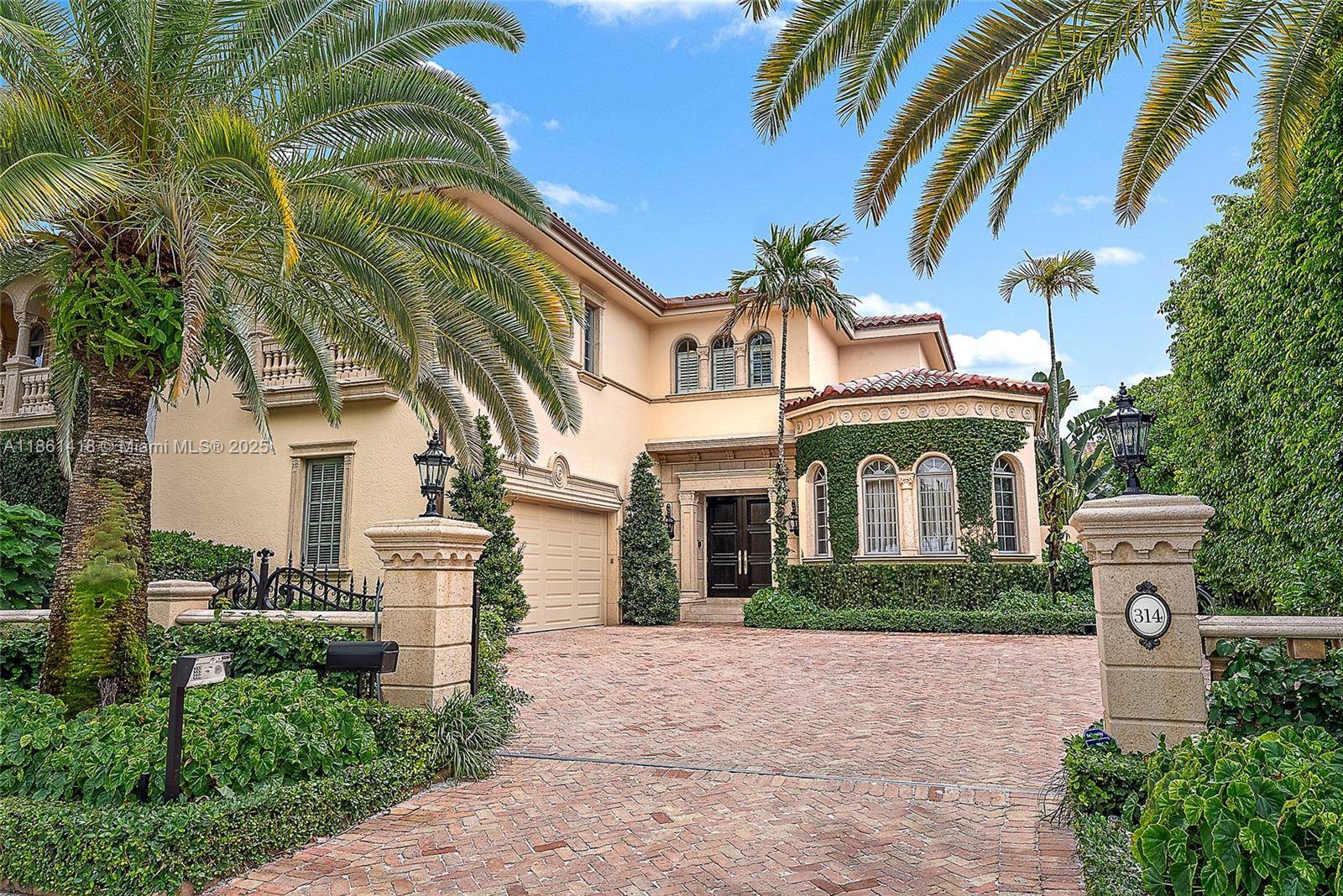 Perfectly positioned just two blocks from the world renowned shopping and dining of Worth Avenue, this exquisite 4 bedroom, 4.