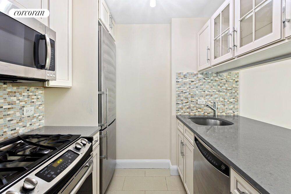 Luxury waterfront living in beautiful Battery Pak City.