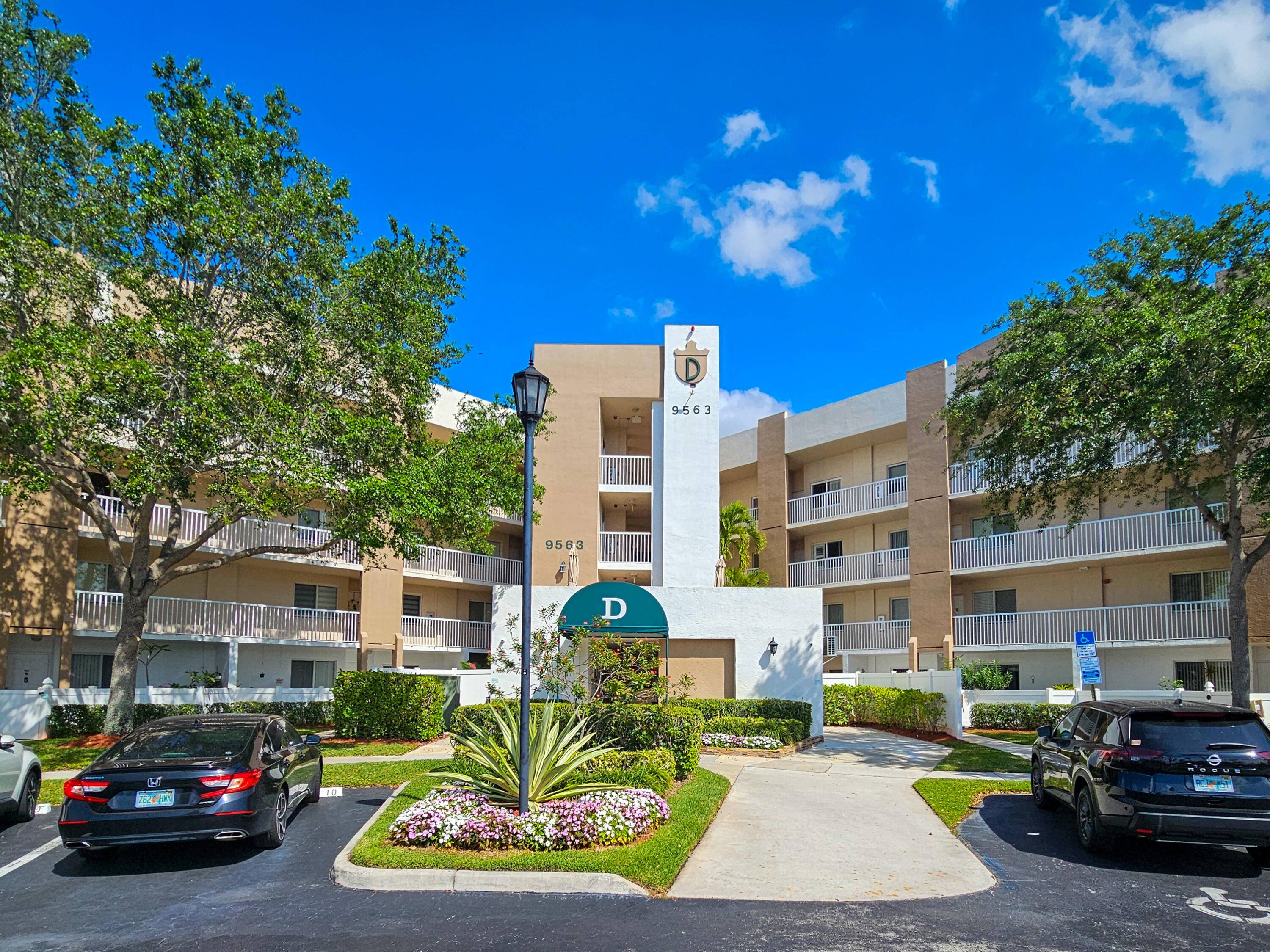 Looking for low maintenance living with abundant amenities ?