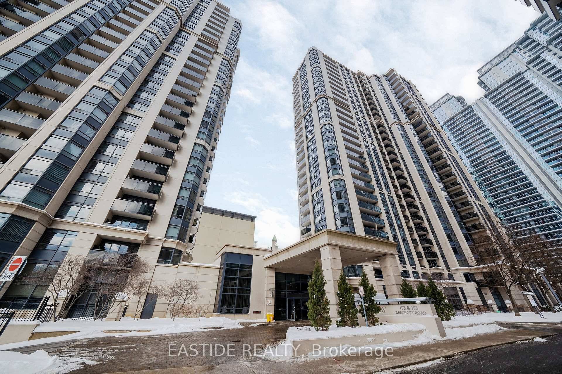 Welcome To This Spacious High floor 1 den Condo In The Heart Of North York !