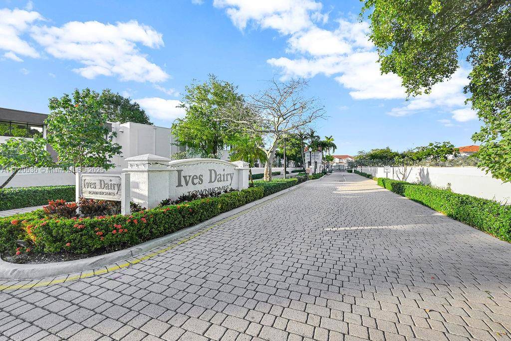 Welcome home to your townhome near Aventura !
