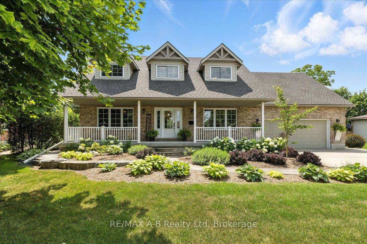 Discover timeless elegance and modern comfort in this beautifully remodeled 3 bedroom, 3 bath detached home, featuring 2, 600 sq ft of thoughtfully designed living space.