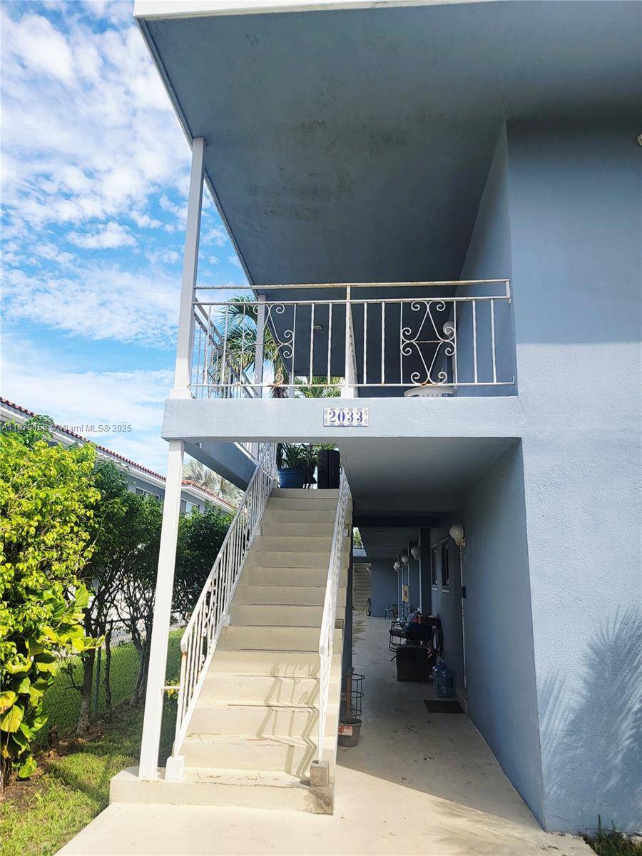 Own this good sized 1 1 unit with own washer dryer, in a small, quiet building facing the canal.